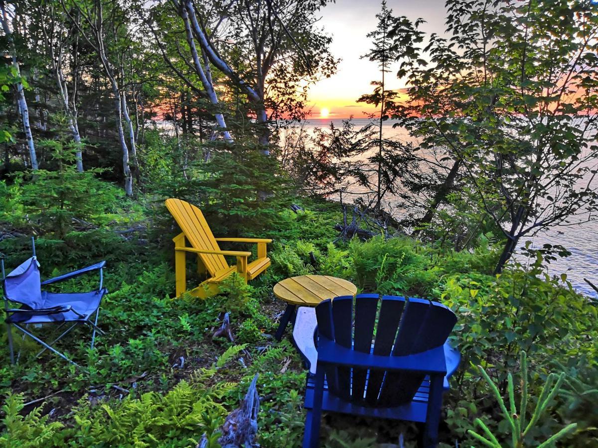 North Shore Retreat - Off-Grid - Oceanfront Indian Brook Exterior photo